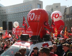 Des montgolfières géantes utilisée lors de manifestations syndicales Force Ouvrière