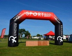Arche gonflable pour magasin Sport & Co d'Avranches