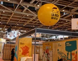 Ballon géant jaune pour la Ruche qui dit Oui