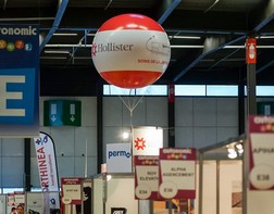 Ballon hélium Hollister sur le salon Autonomic