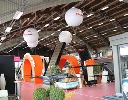 Un ensemble de ballon publicitaire pour Technitoit