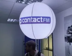 Ballon sur sac à dos rétro éclairé pour Contact FM