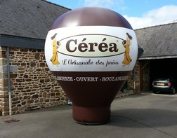 Montgolfière PLV gonflable autoventilée utilisé pour le lancement d'une franchise de boulangerie Céréa
