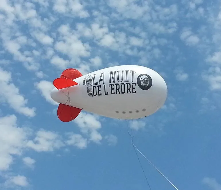 Ballon dirigeable sur le festival La Nuit de L'Edre