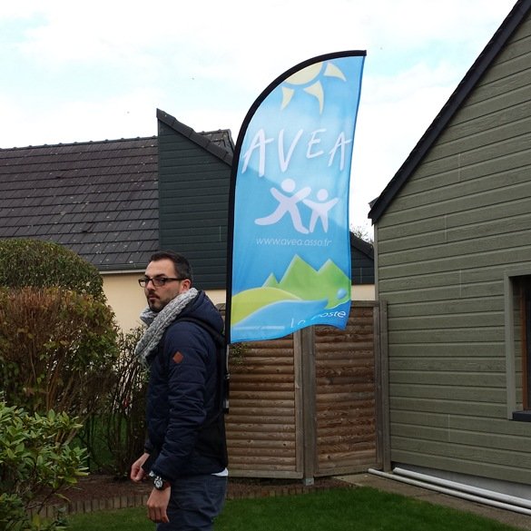 Drapeaux sac à dos AVEA La Poste
